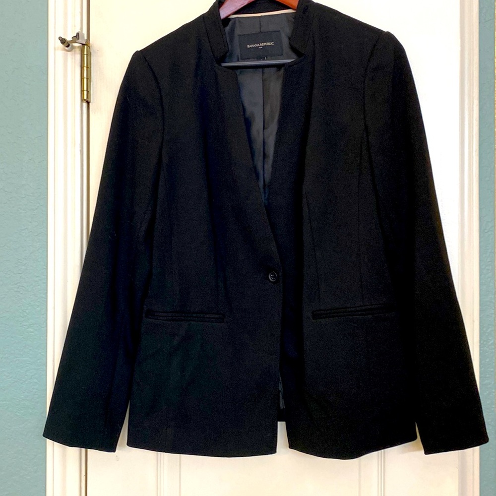 Black collarless blazer